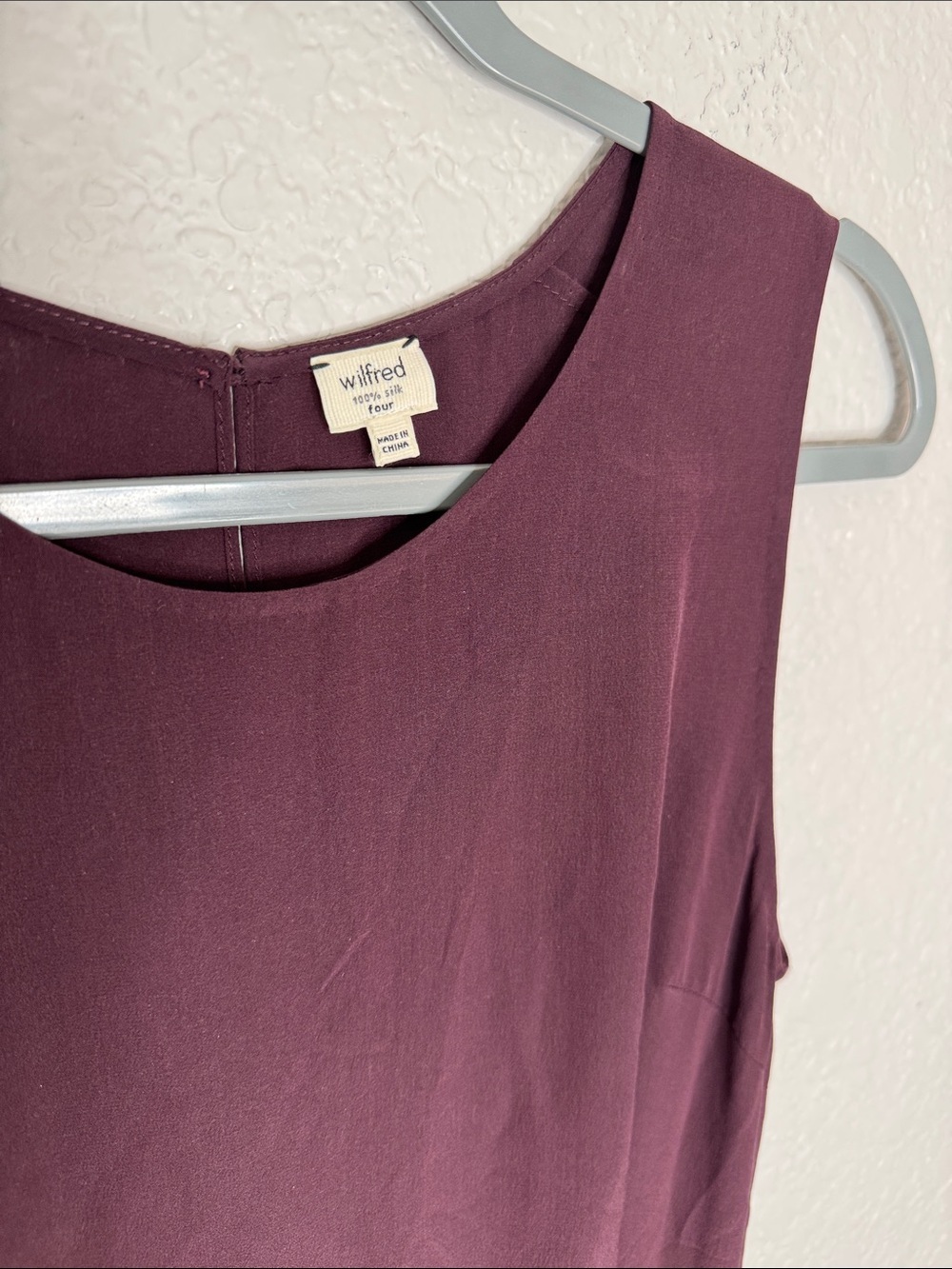 Wilfred 100% Silk Plum Mini Dress Size 4 Sleeveless Peep Open Back - Picture 3 of 6